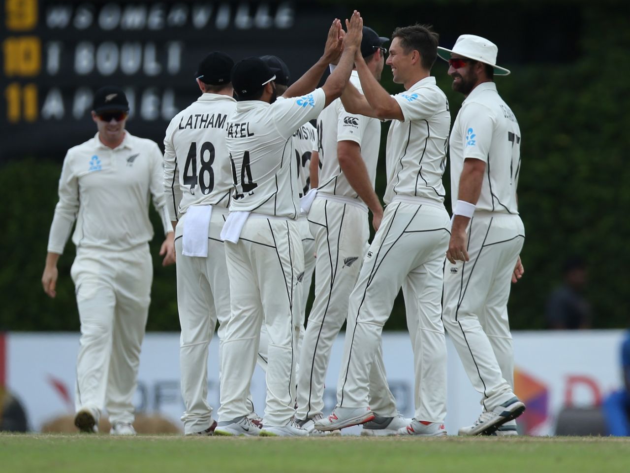 Trent Boult celebrates a wicket with a his teammates, Sri Lanka v New Zealand, 2nd Test, Colombo (PSS), Day 5, August 26, 2019