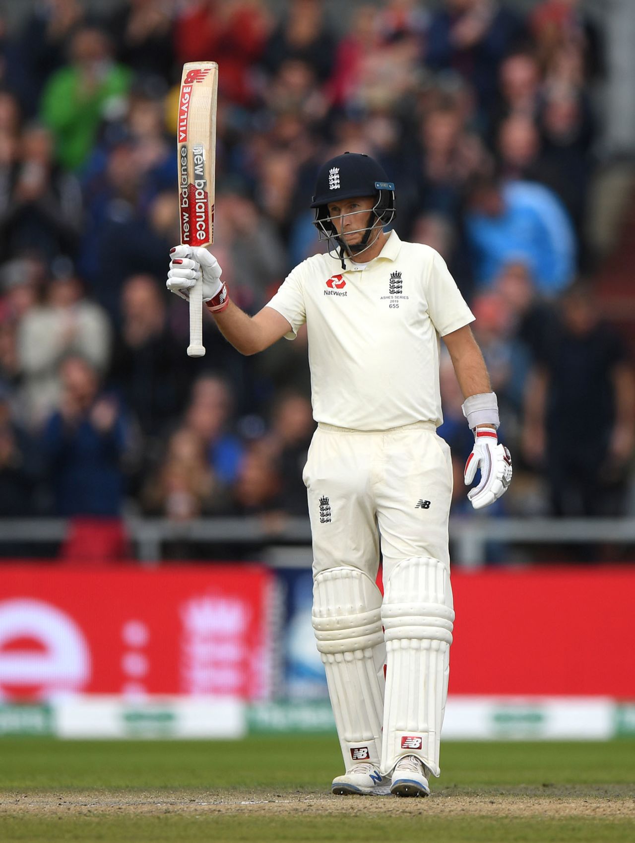 Joe Root acknowledges the applause for his fifty, England v Australia, 4th Test, Day 3, Manchester, September 6, 2019