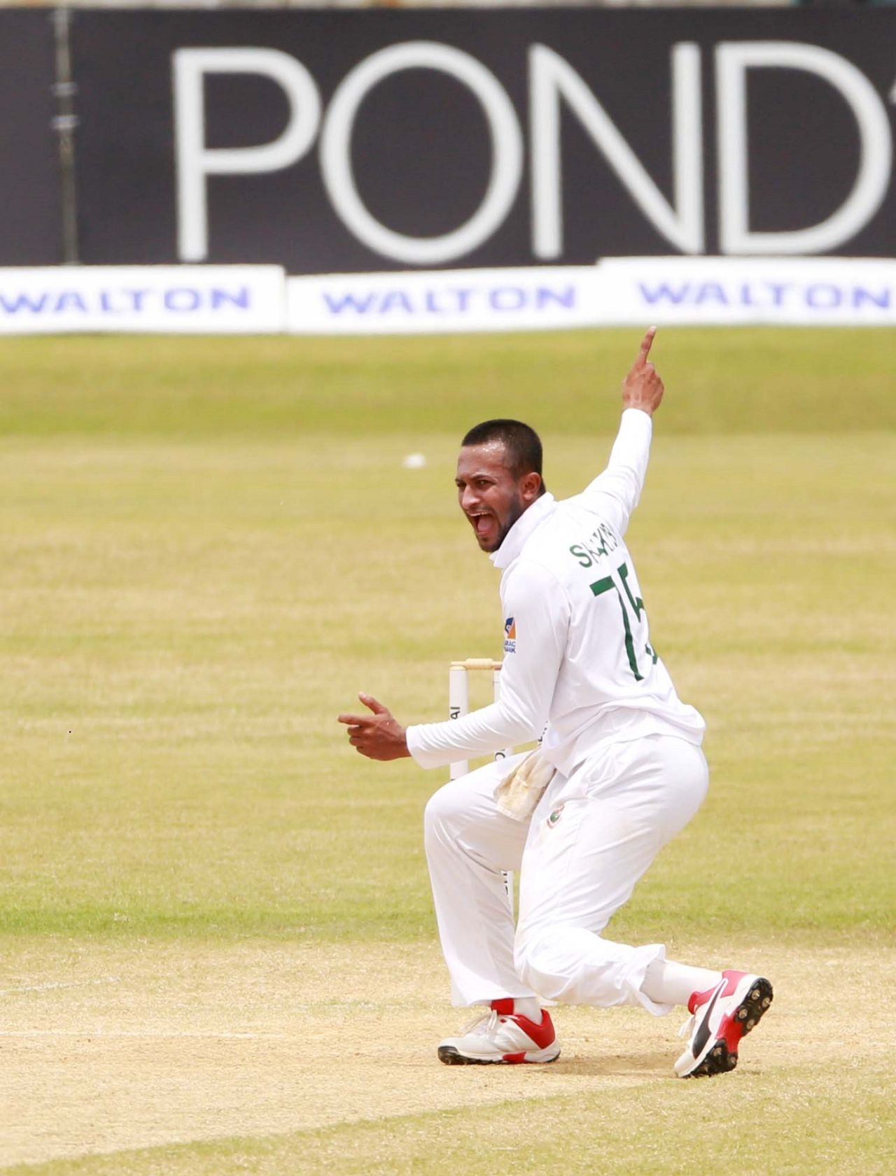 Shakib Al Hasan appeals successfully to send Ihsanullah back lbw, Bangladesh v Afghanistan, Only Test, Chattogram, 3rd day, September 7, 2019