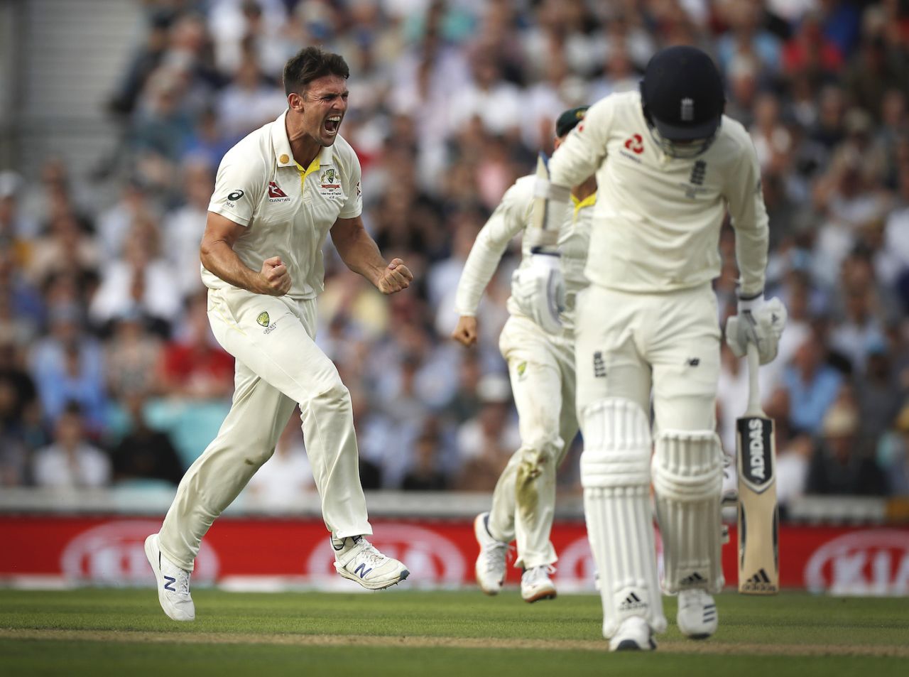 Mitchell Marsh celebrates the wicket of Sam Curran, England v Australia, 5th Test, The Oval, September 12, 2019