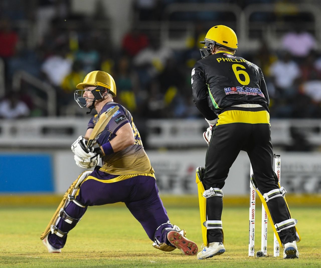 Colin Munro pulls out the switch hit, Jamaica Tallawahs v Trinbago Knight Riders, CPL 2019, Kingston, September 13, 2019