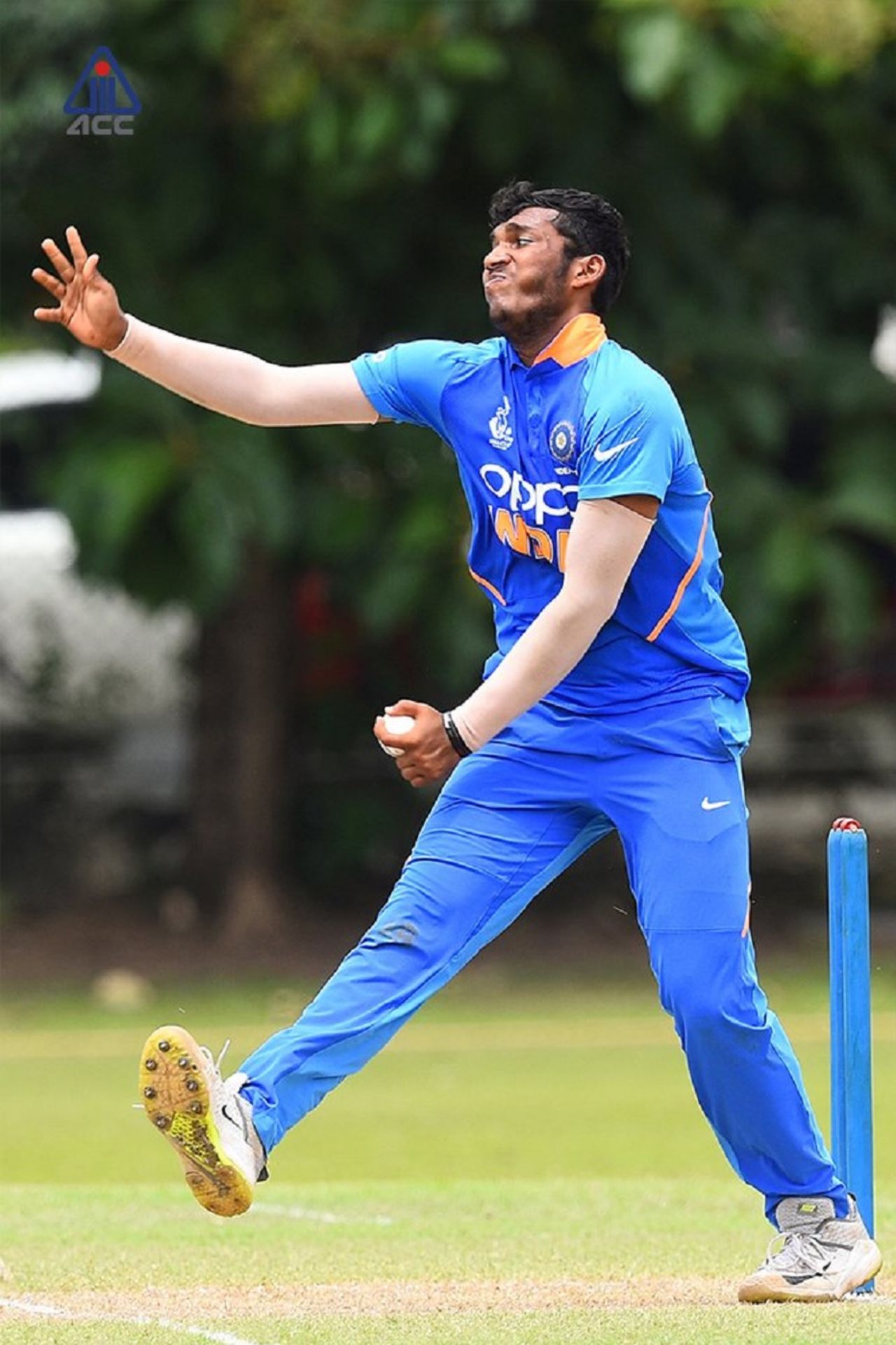 Atharva Ankolekar in his delivery stride, Bangladesh U-19s v India U-19s, Under-19 Asia Cup final, Colombo, September 14, 2019