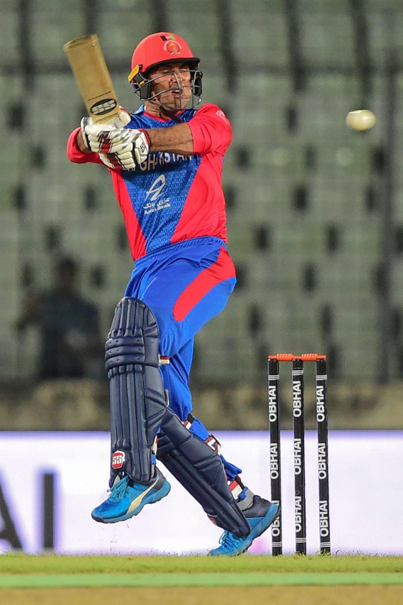 Mohammad Nabi unleashes a pull shot during his whirlwind knock, Afghanistan v Zimbabwe, 2nd match, Bangladesh T20I tri-series, Mirpur