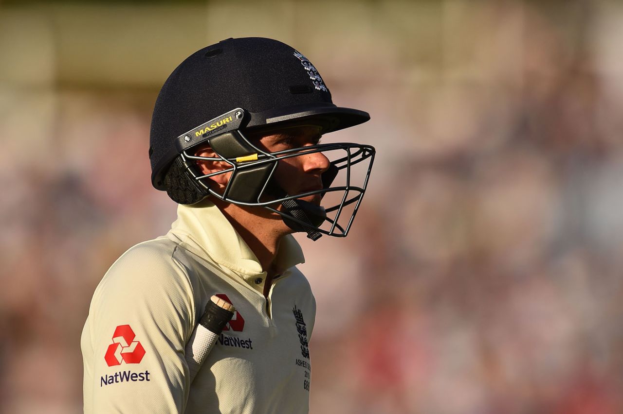 Sam Curran drags himself off after being dismissed, England v Australia, 5th Test, The Oval, September 14, 2019