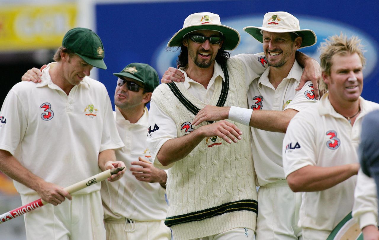 Glenn McGrath, Ricky Ponting, Jason Gillespie, Michael Kasprowicz and Shane Warne celebrate as Australia demolishes New Zealand, fourth day, first Test, England v New Zealand, Gabba, Brisbane, 21 November 2004