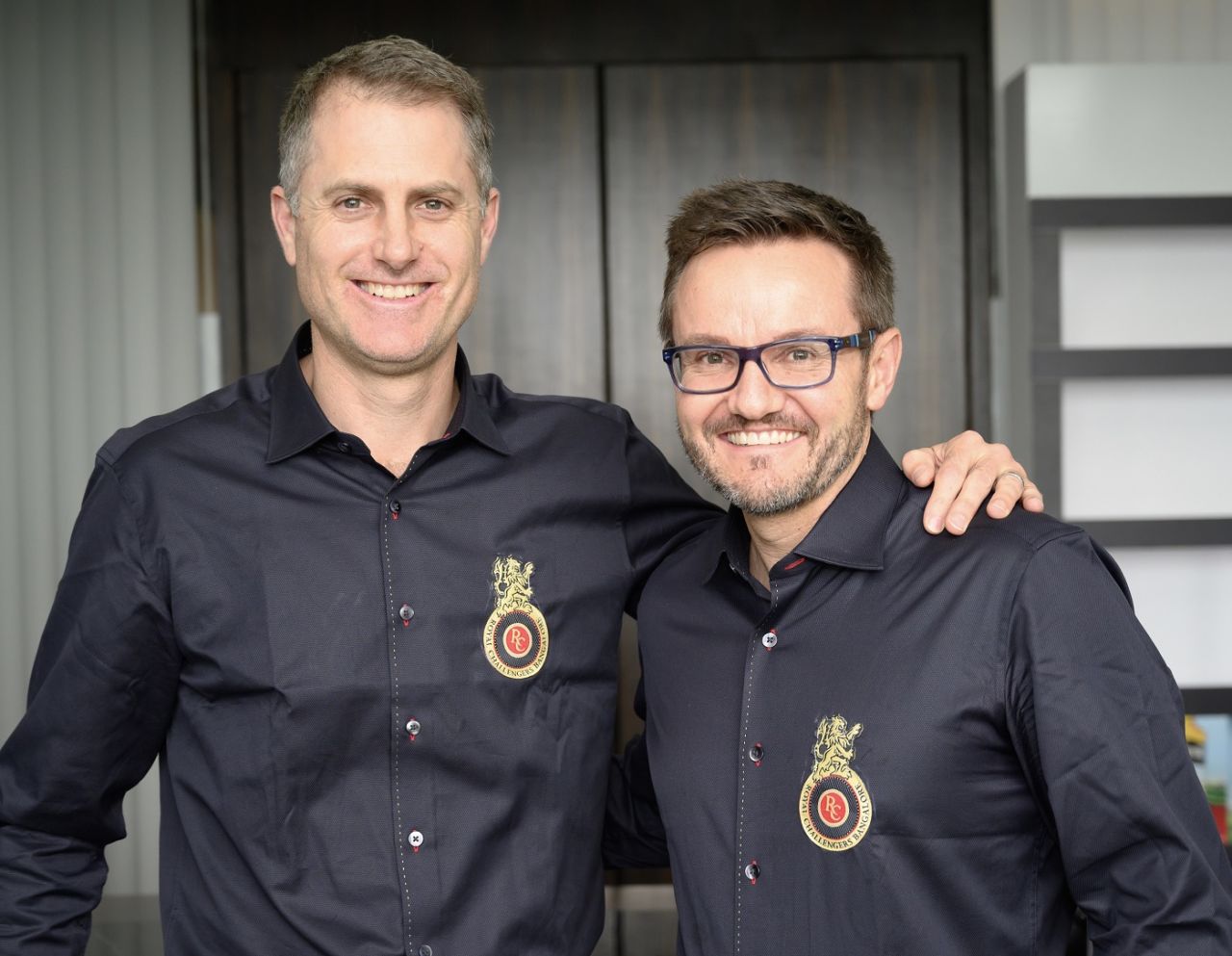 Simon Katich and Mike Hesson strike a pose, Bangalore, September 19, 2019