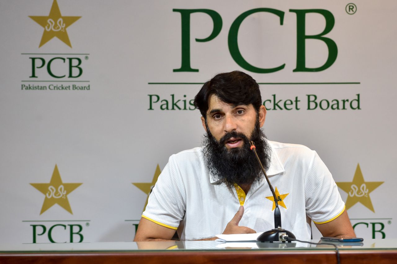Misbah-ul-Haq dons the hat of chief selector while announcing the Pakistan ODI squad, Lahore, September 21, 2019