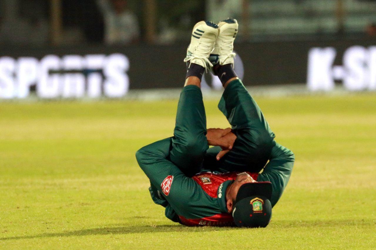 Mahmudullah takes a tumble after dropping a catch, Bangladesh v Afghanistan, 6th match, tri-nation series, September 21, 2019
