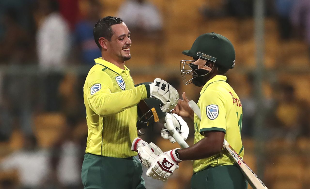 Quinton de Kock and Temba Bavuma share a light moment, India v South Africa, 3rd T20I, Bengaluru, September 22, 2019