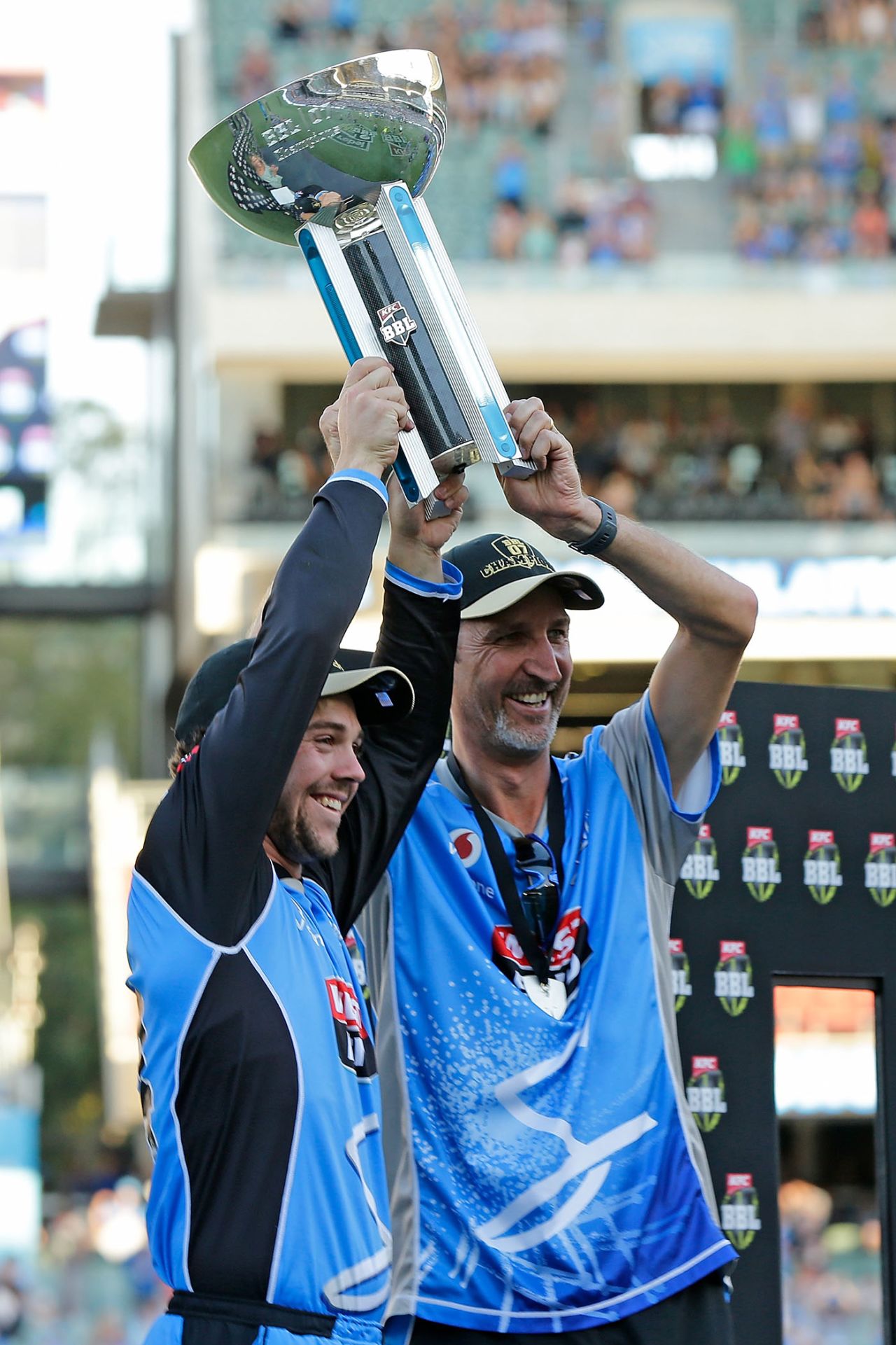 Travis Head and Jason Gillespie won the 2017-18 BBL as captain and coach of the Adelaide Strikers