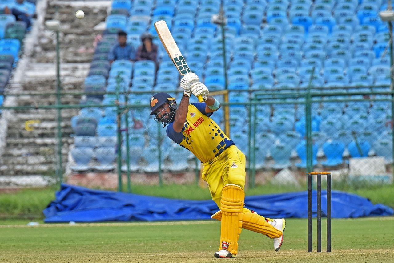 Dinesh Karthik plays one down the ground, Services v Tamil Nadu, Vijay Hazare Trophy 2019-20, Jaipur, September 25, 2019