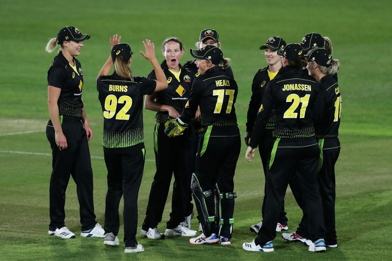 Megan Schutt celebrates with her team-mates, Australia v Sri Lanka, 2nd women's T20I, North Sydney Oval, September 30, 2019