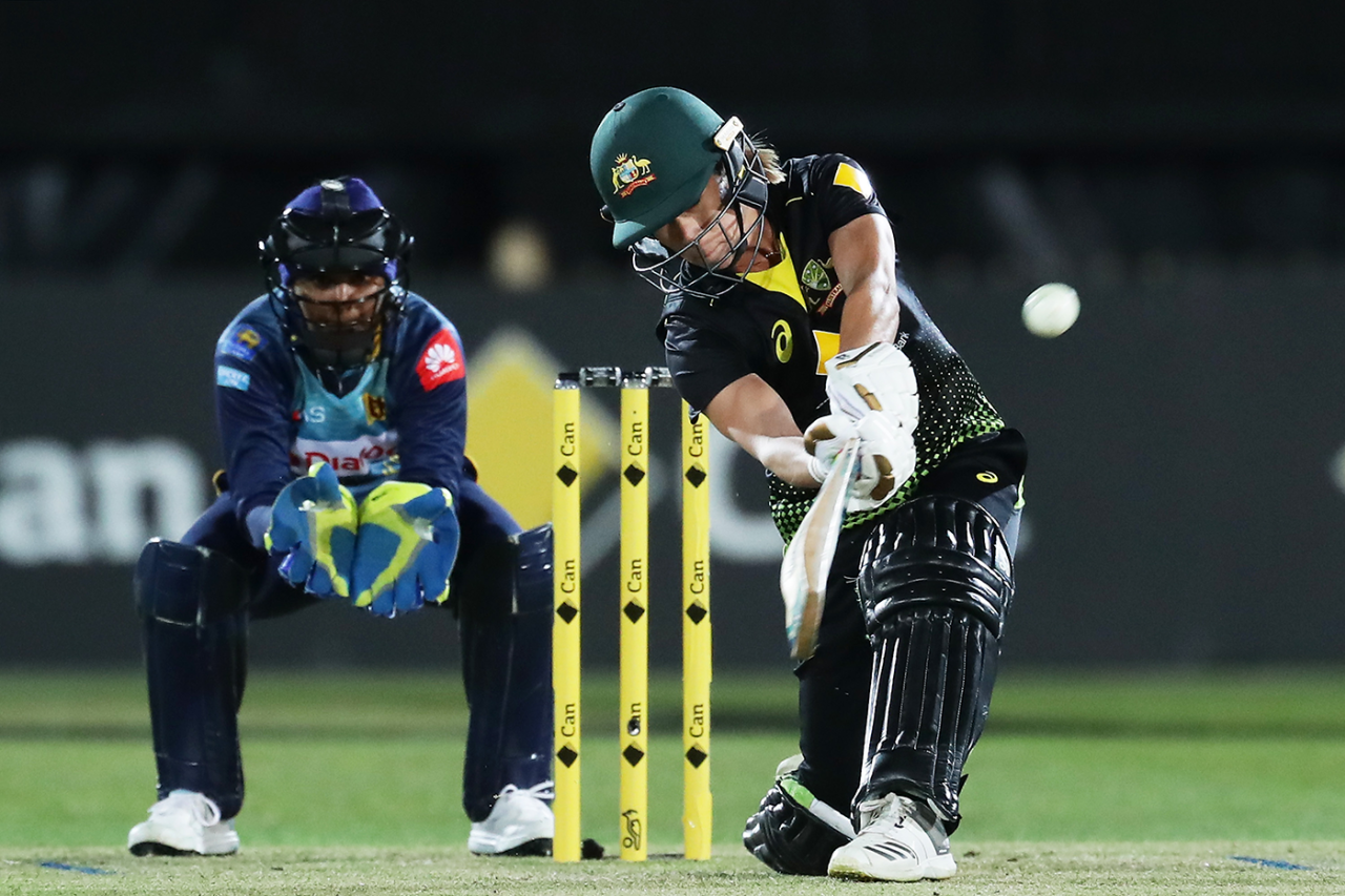 Erin Burns goes down the ground, Australia v Sri Lanka, 2nd Women's T20I, North Sydney Oval, September 30, 2019