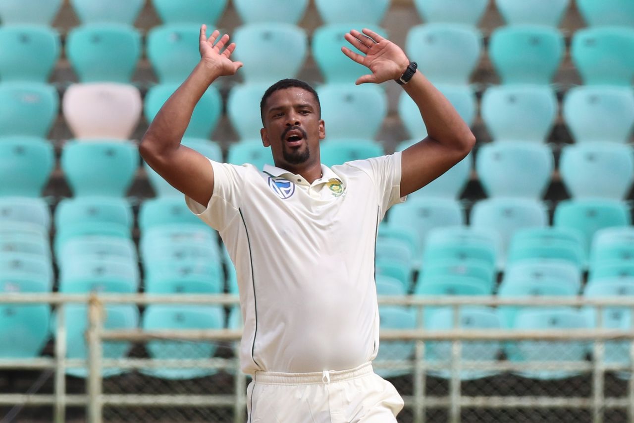 Vernon Philander reacts in the field, India v South Africa, 1st Test, Visakhapatnam, Day 1, October 2, 2019 