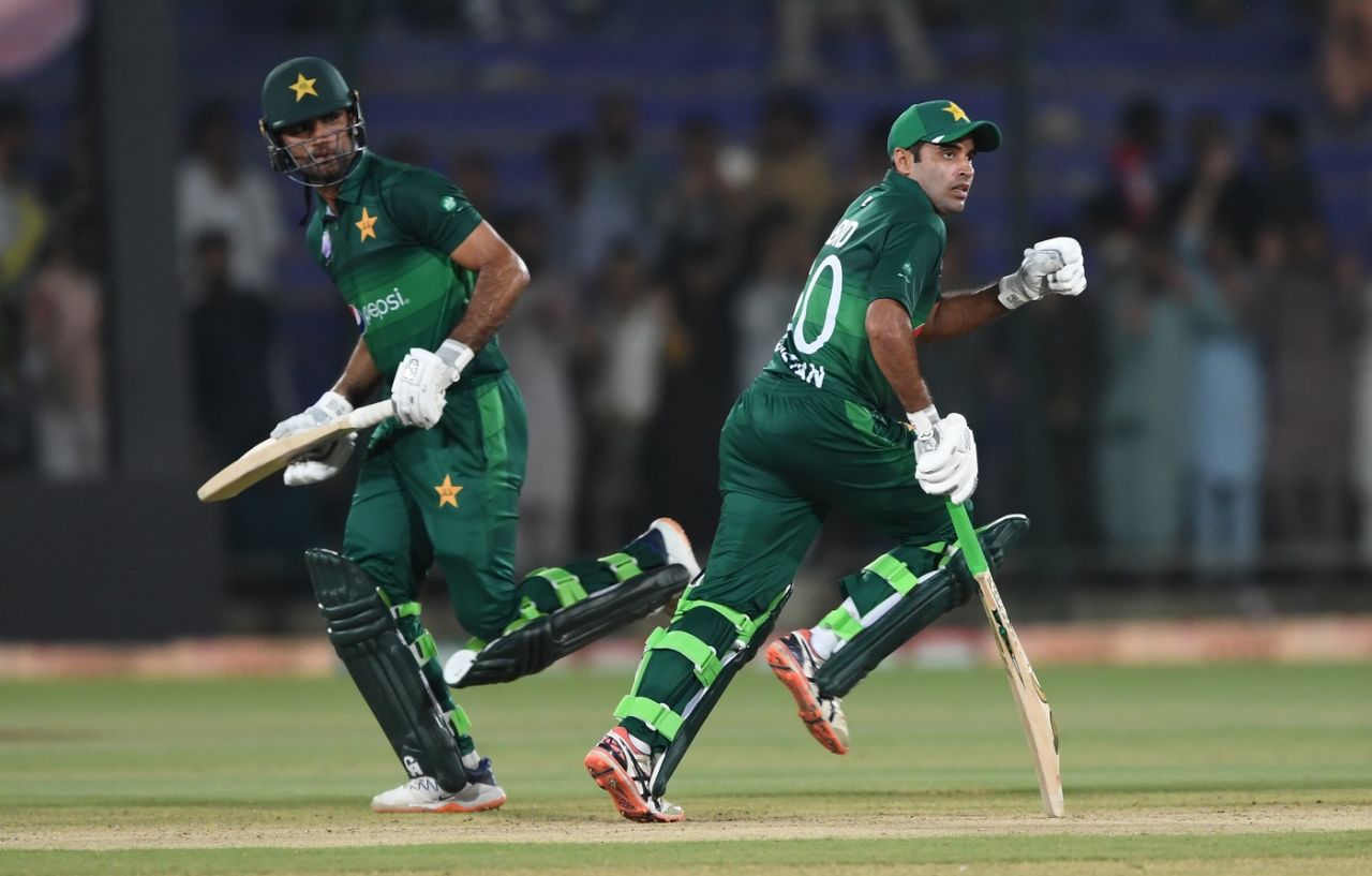 Fakhar Zaman and Abid Ali take a run during their partnership, Pakistan v Sri Lanka, 3rd ODI, Karachi, October 2, 2019
