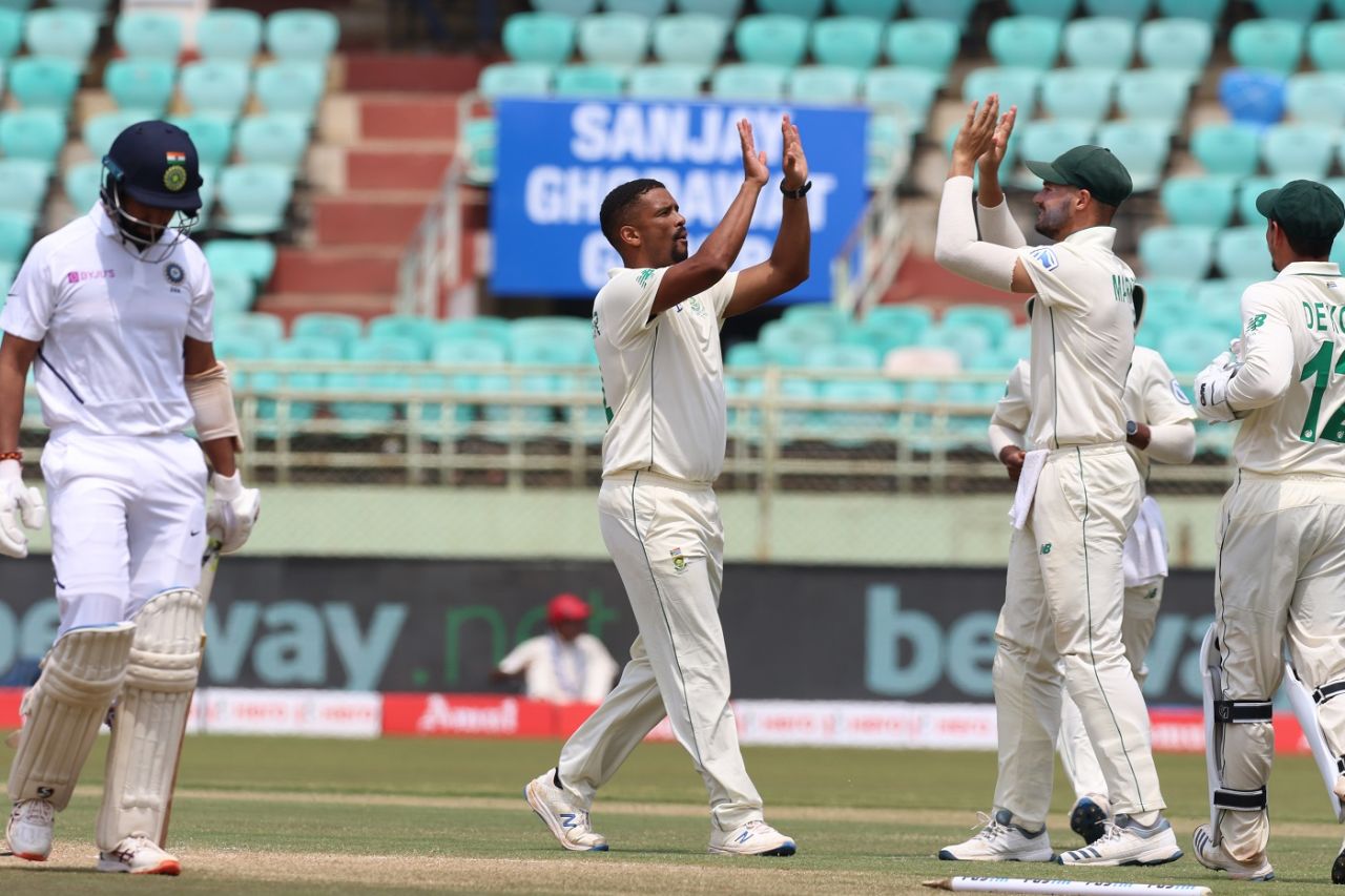 Vernon Philander celebrates a wicket, India v South Africa, 1st Test, Visakhapatnam, Day 2, October 3, 2019
