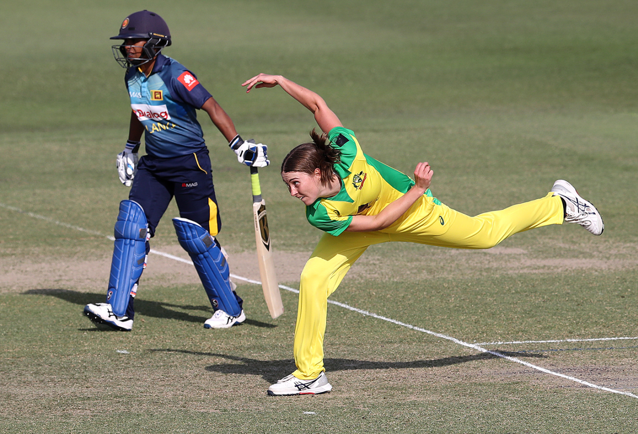 Tayla Vlaeminck troubled Sri Lanka with her pace, Australia v Sri Lanka, 1st Women's ODI, Allan Border Field, October 5, 2019