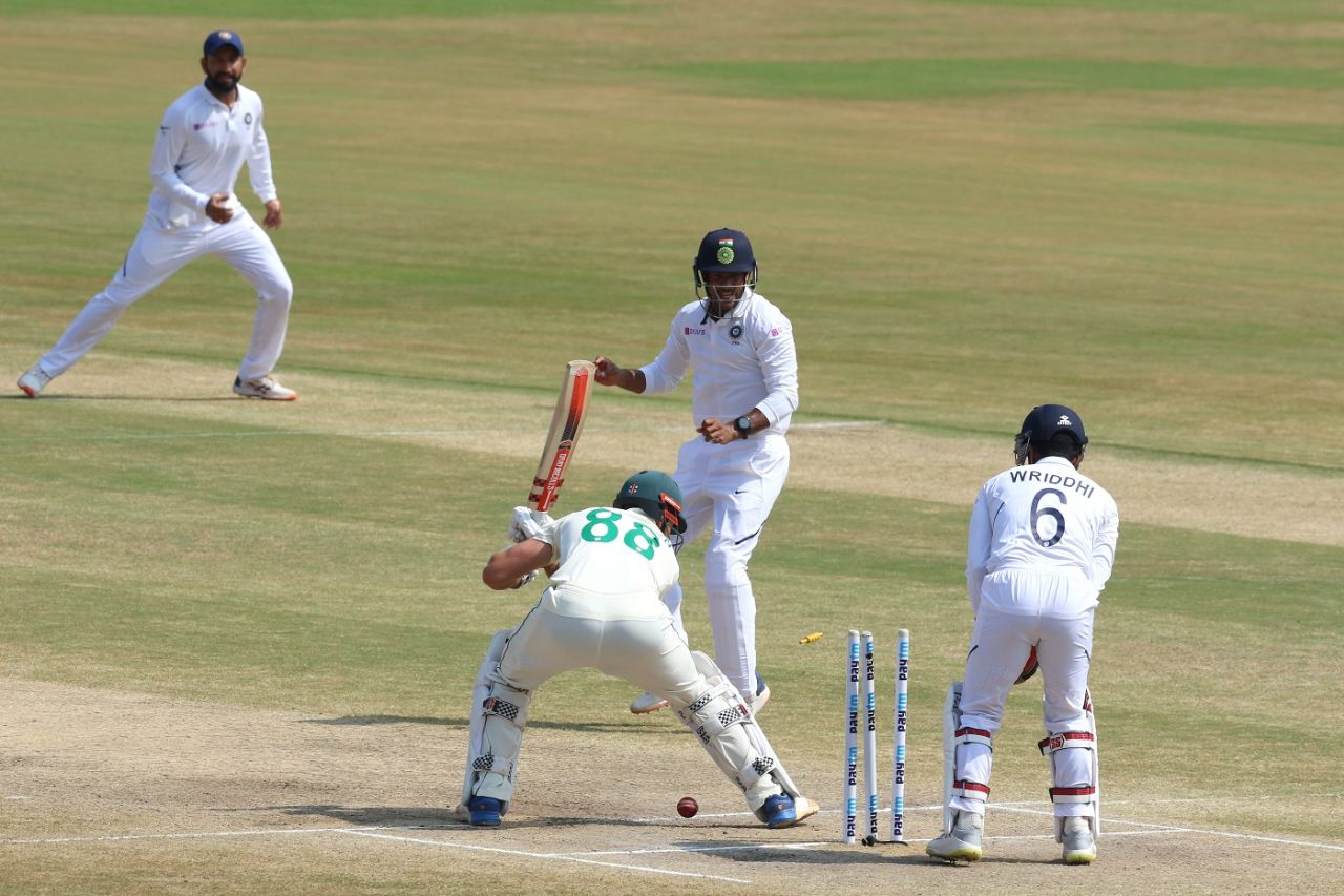Theunis de Bruyn is bowled, India v South Africa, 1st Test, Visakhapatnam, 5th day, October 6, 2019