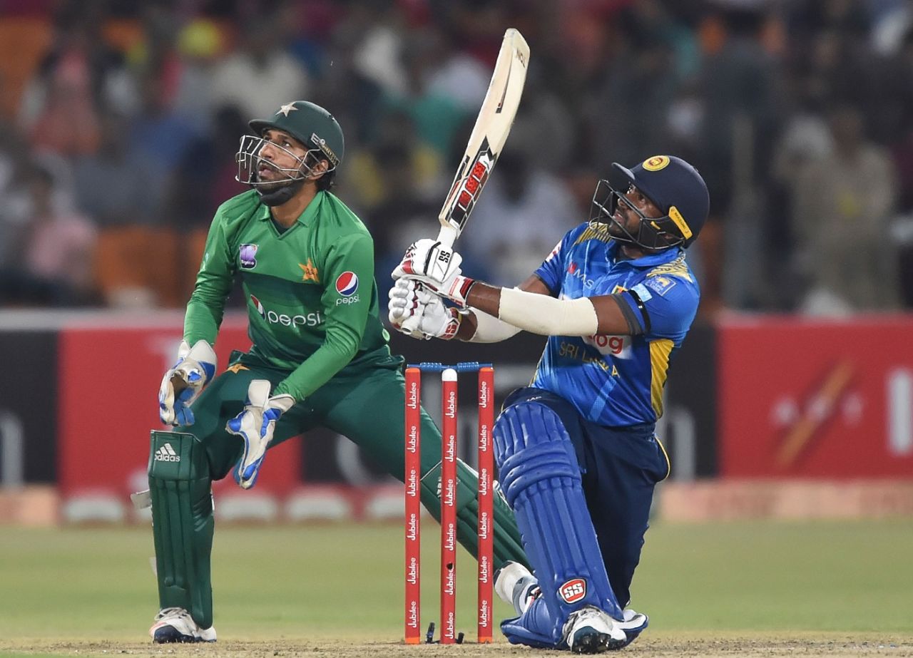 Bhanuka Rajapaksa plays a slog sweep, Pakistan v Sri Lanka, 2nd T20I, Lahore, October 7, 2019