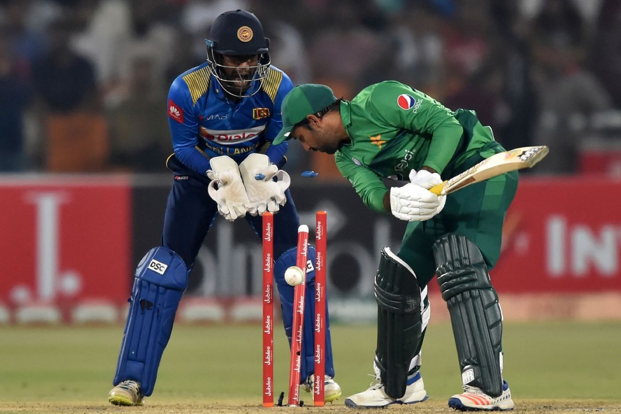 Sarfaraz Ahmed was done in by a googly, Pakistan v Sri Lanka, 2nd T20I, Lahore, October 7, 2019