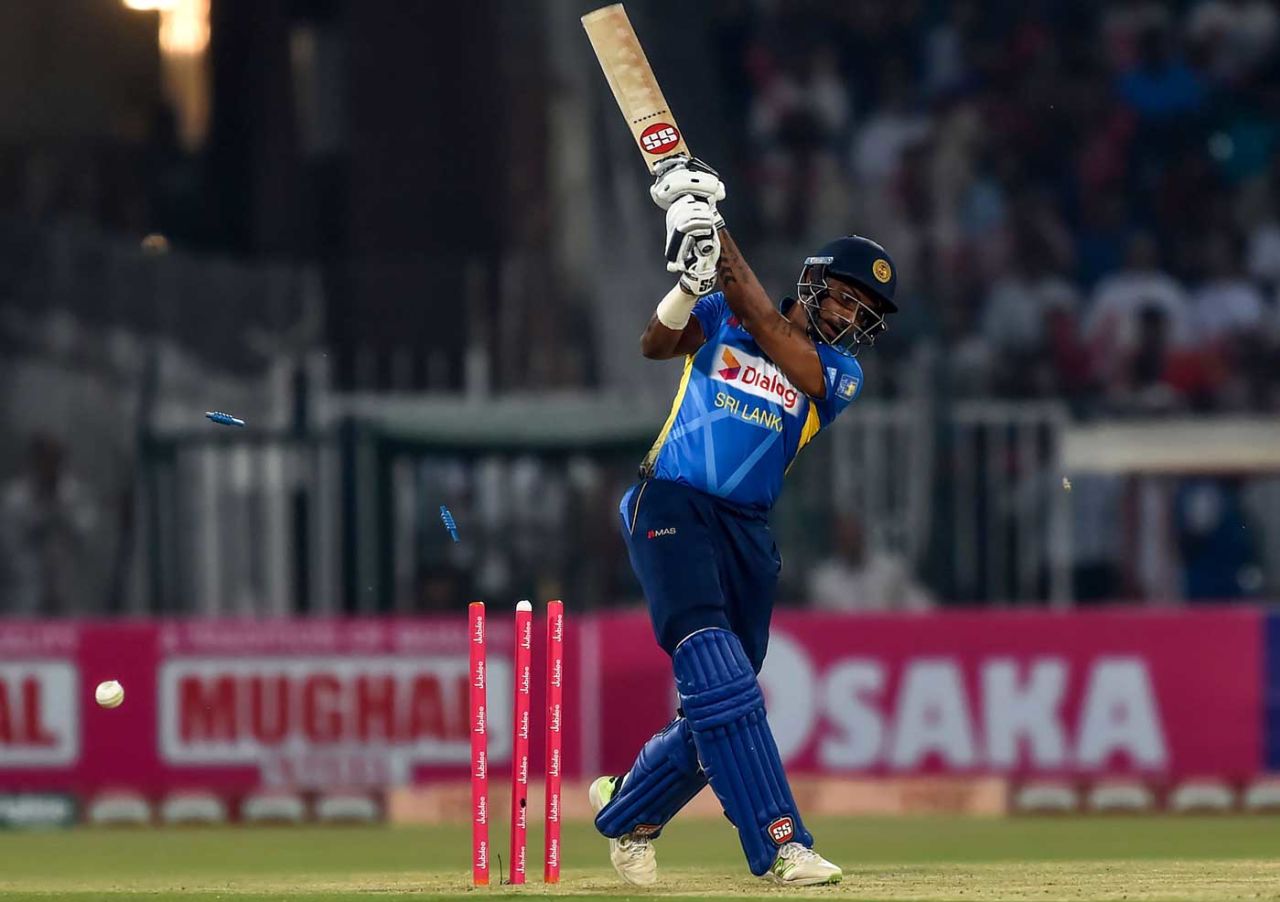 Danushka Gunathilaka is bowled, Pakistan v Sri Lanka, 3rd T20I, Lahore, October 9, 2019