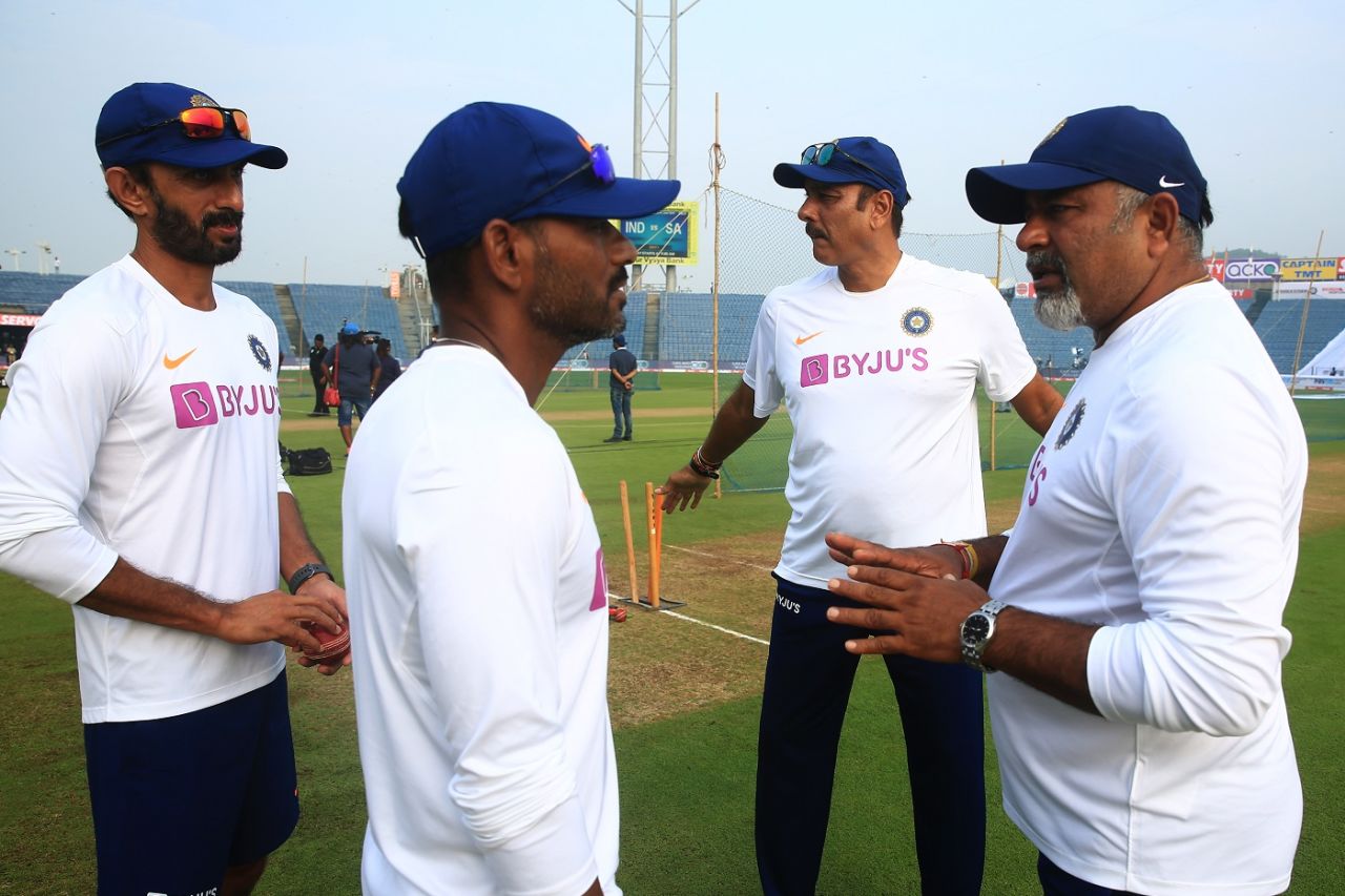 Vikram Rathour, R Sridhar, Ravi Shastri and Bharat Arun have a chat, India v South Africa, 2nd Test, Pune, 1st day, October 10, 2019