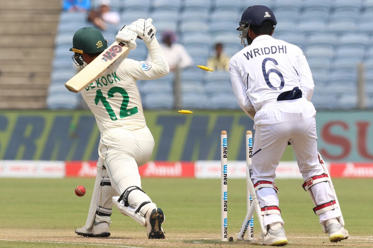 Quinton de Kock's middle stump is knocked back,  India v South Africa, 2nd Test, Pune, 4th day, October 13, 2019