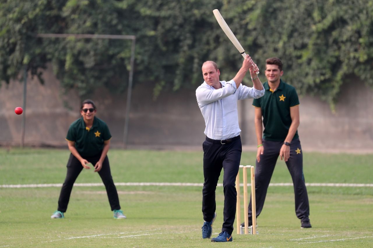 Prince Williams bats as Shaheen Shah Afridi and Sana Mir look on, Lahore, October 17, 2019