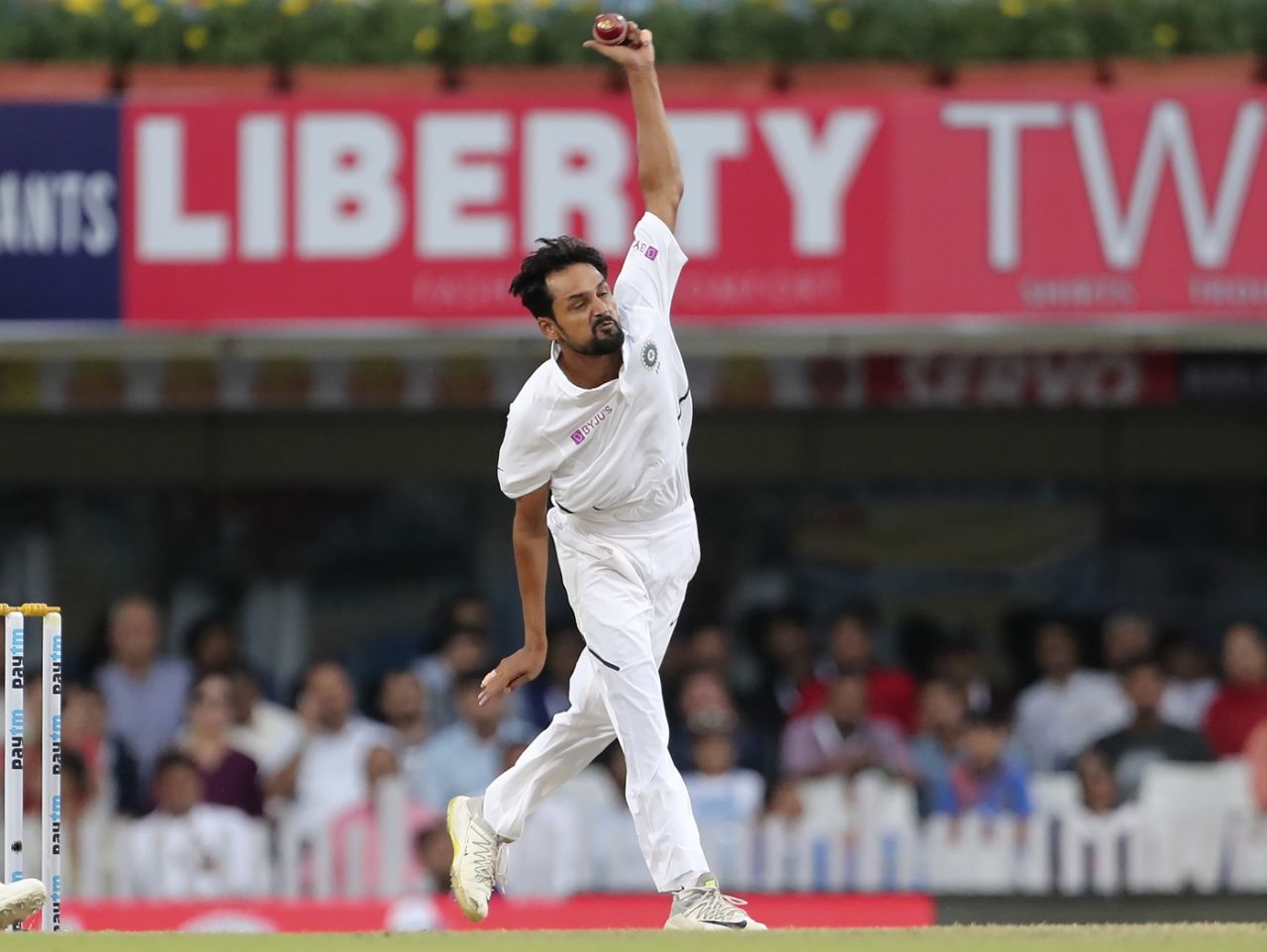 Shahbaz Nadeem bowls, India v South Africa, 3rd Test, Ranchi, 2nd day, October 20, 2019