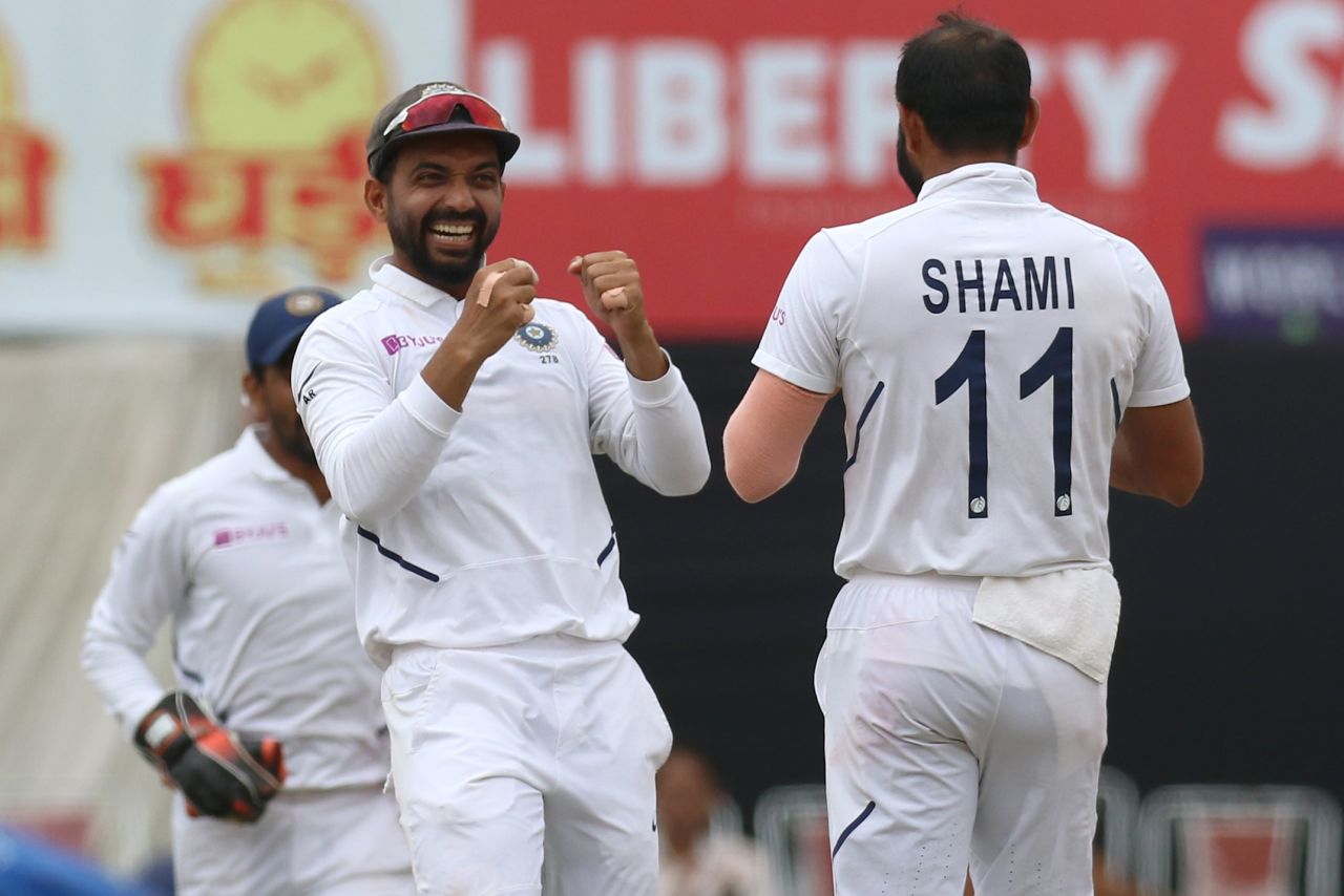 Mohammed Shami celebrates a wicket with Ajinkya Rahane, India v South Africa, 3rd Test, Ranchi, 3rd day, October 21, 2019