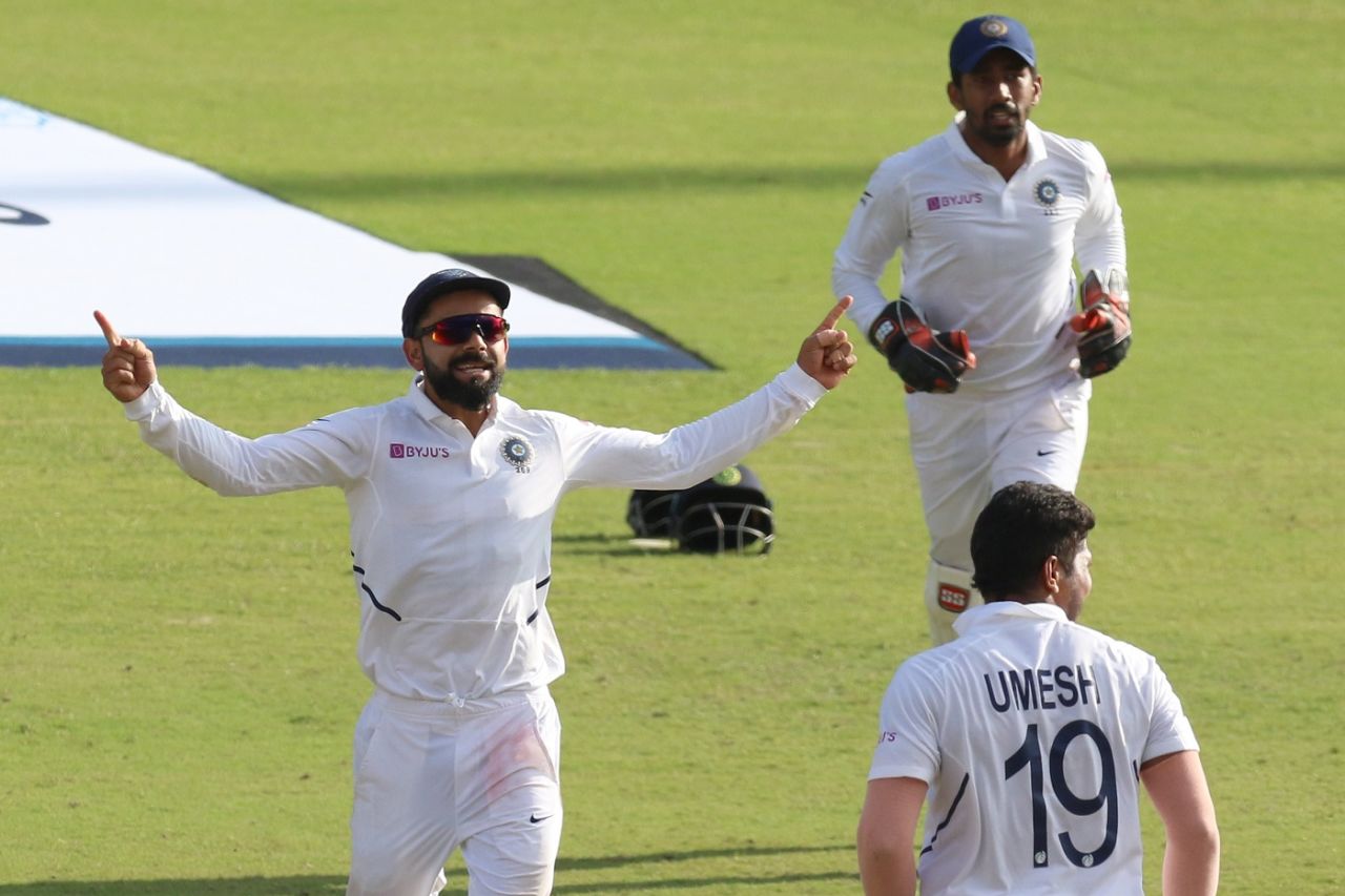 Virat Kohli runs in to celebrate a wicket with Umesh Yadav, India v South Africa, 3rd Test, Ranchi, 3rd day, October 21, 2019