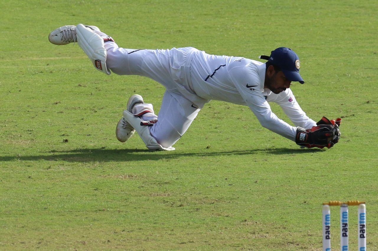 Wriddhiman Saha collects low to his left, India v South Africa, 3rd Test, Ranchi, 3rd day, October 21, 2019