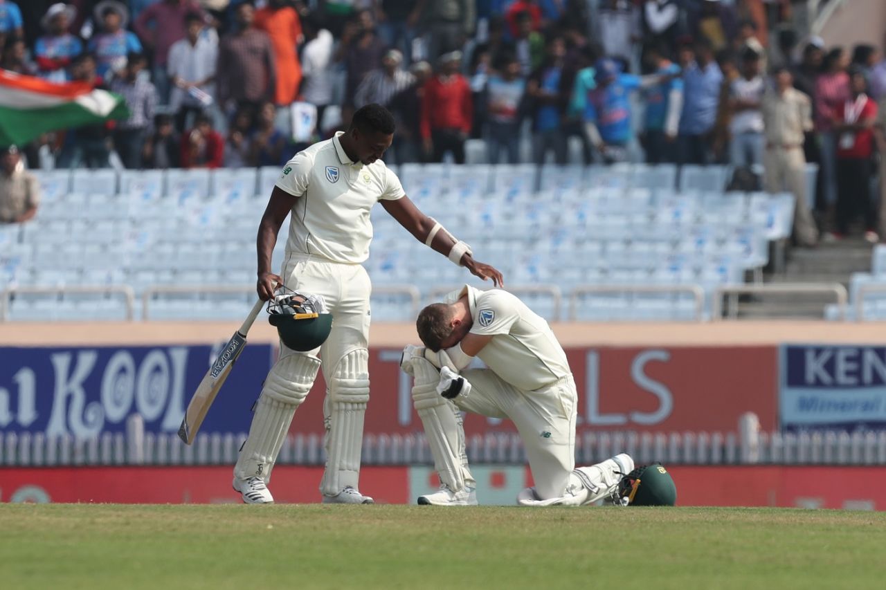 Lungi Ngidi was dismissed after his shot took a bizarre deflection off Anrich Nortje, India v South Africa, 3rd Test, Ranchi, 4th day, October 22, 2019
