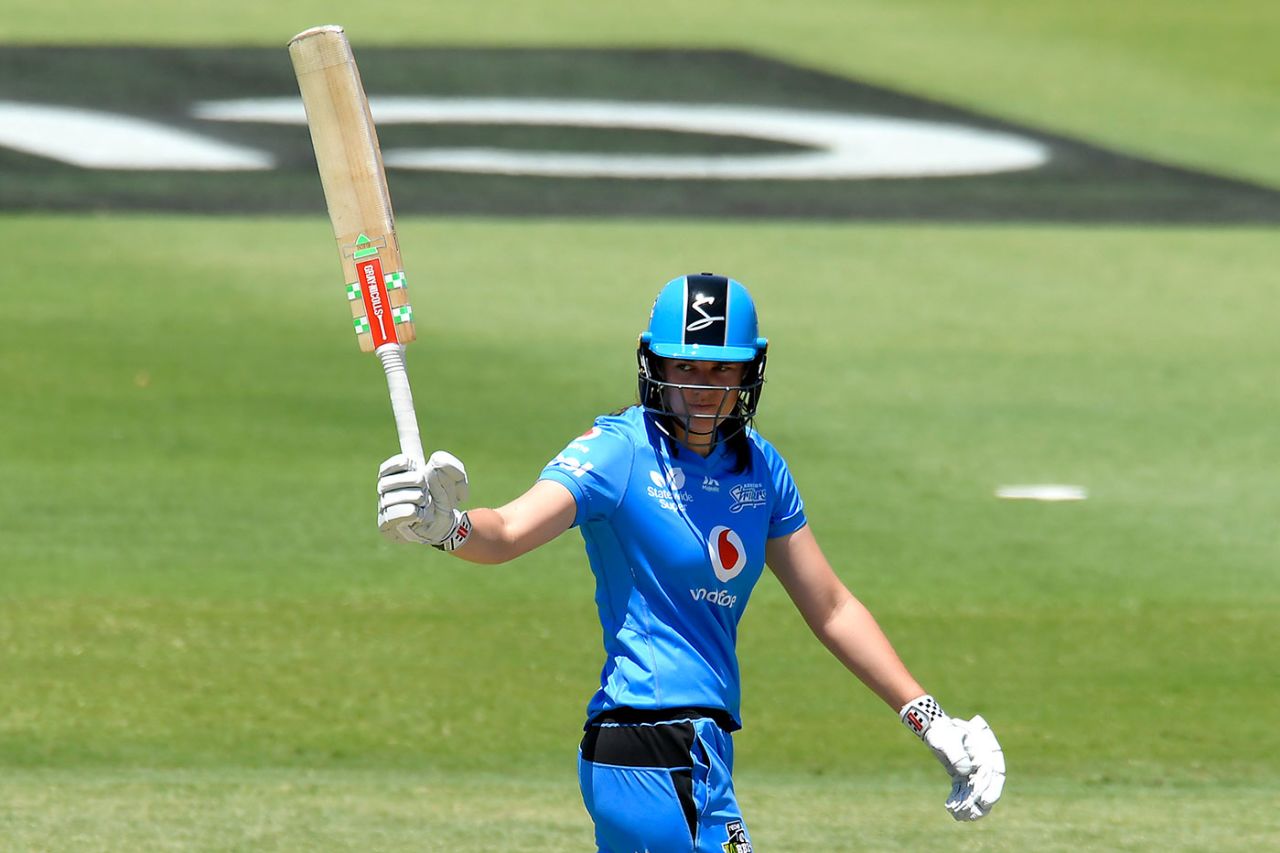 Tahlia McGrath led the Adelaide Strikers run chase, Adelaide Strikers v Perth Scorchers, WBBL, Allan Border Field, October 27, 2019