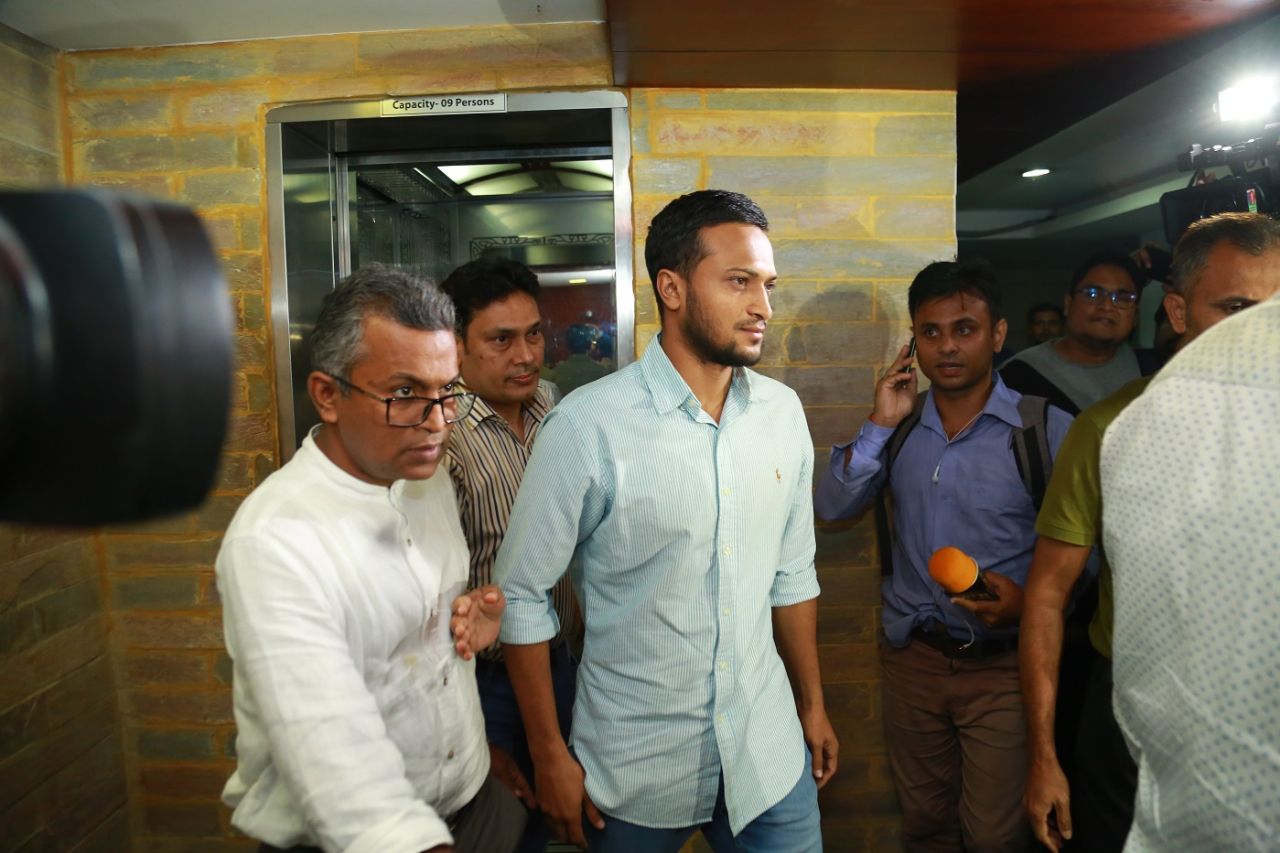 Shakib Al Hasan walks into the press conference, Dhaka, October 29, 2019