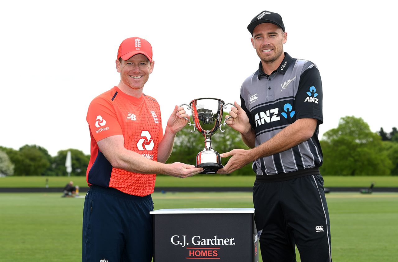 Eoin Morgan and Tim Southee pose with the series trophy, Christchurch, October 31, 2019