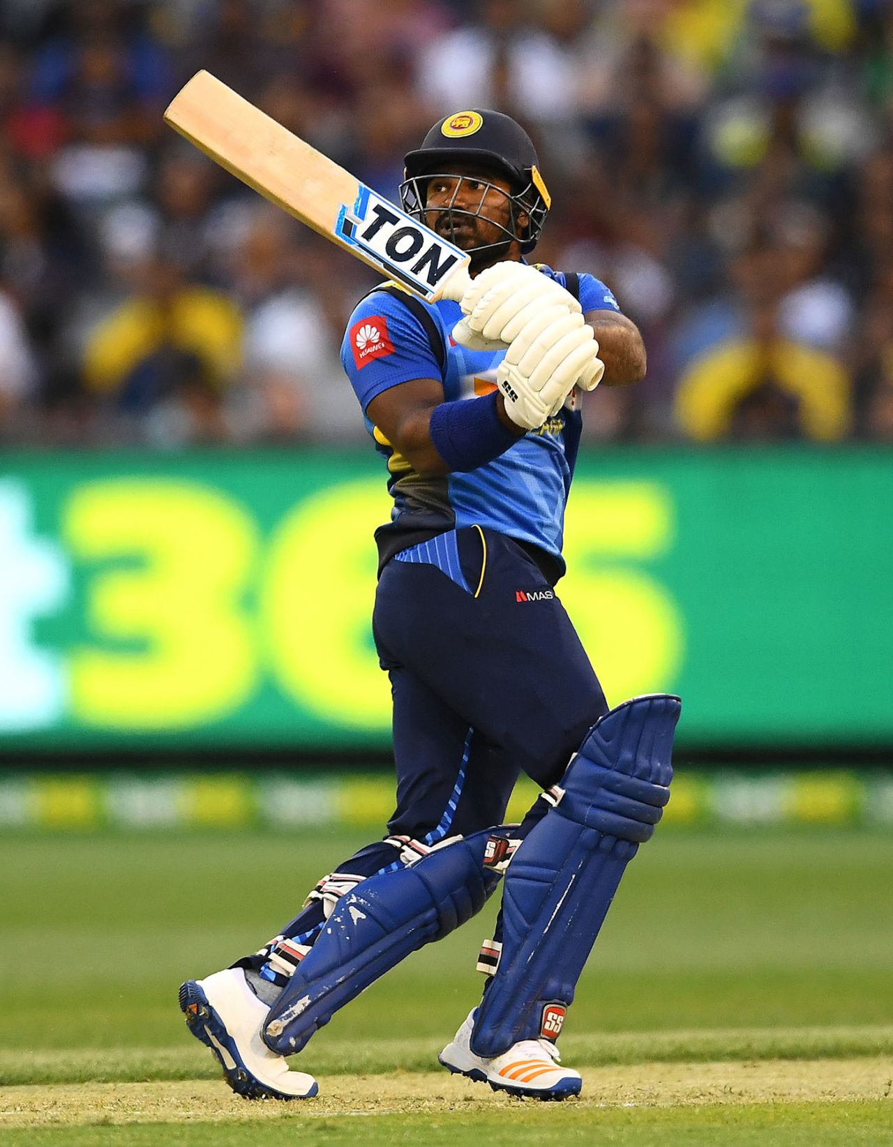 Kusal Perera hooks, Australia v Sri Lanka, 3rd T20I, Melbourne, November 1, 2019