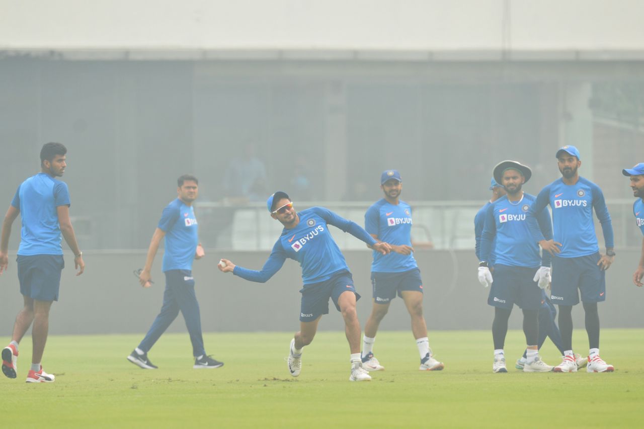 The Indian team trains in hazy conditions, Delhi, November 1, 2019