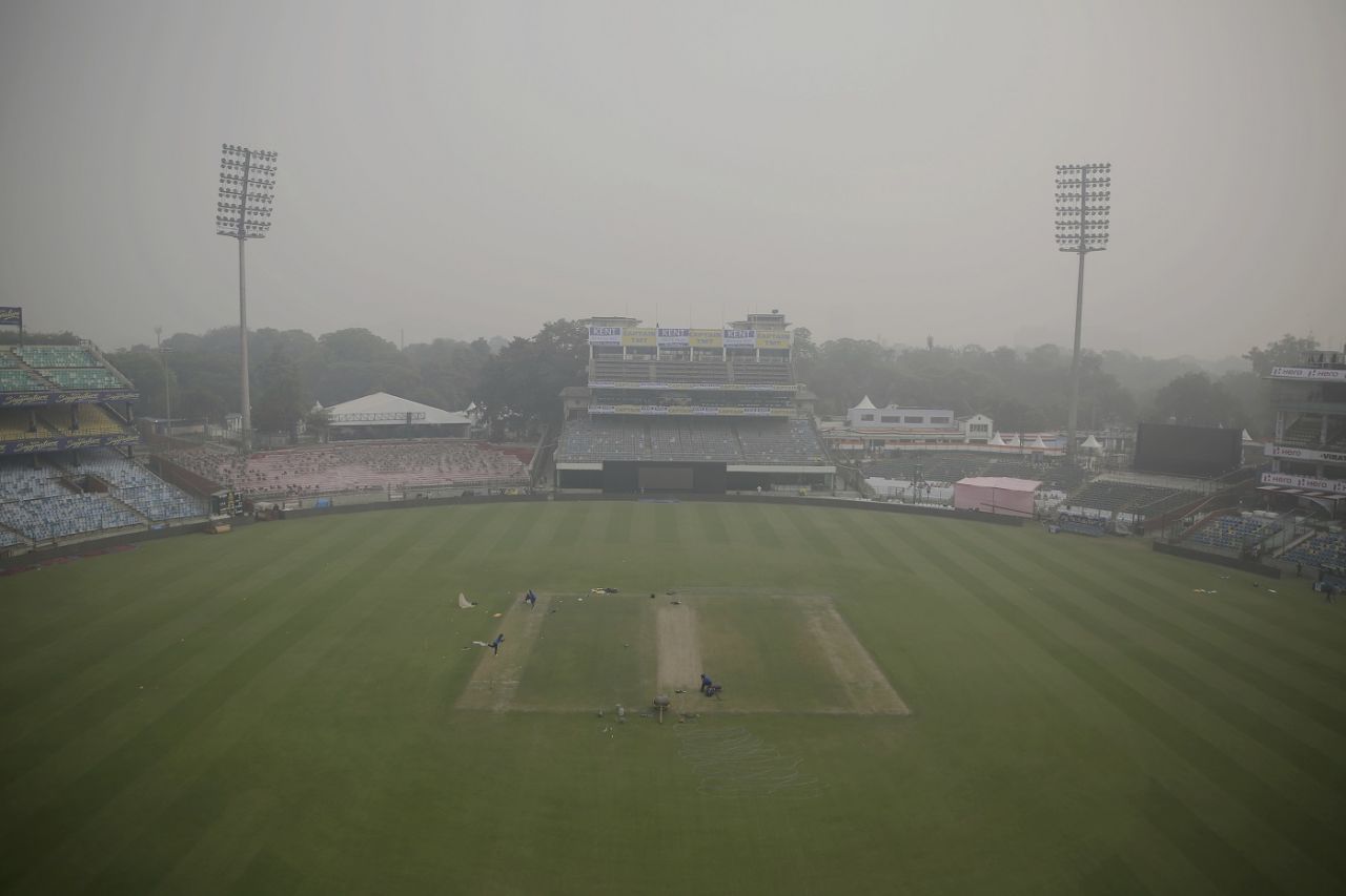 The Firoz Shah Kotla was covered in smog ahead of the India-Bangladesh T20I, Delhi, November 1, 2019