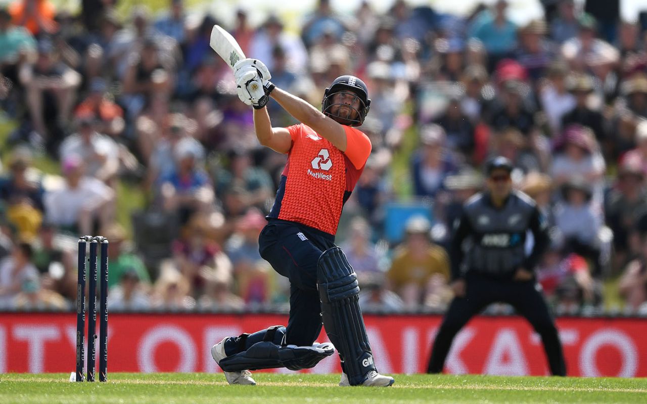 Dawid Malan hits out over the leg side, New Zealand v England, 3rd T20I, Nelson, November 5, 2019