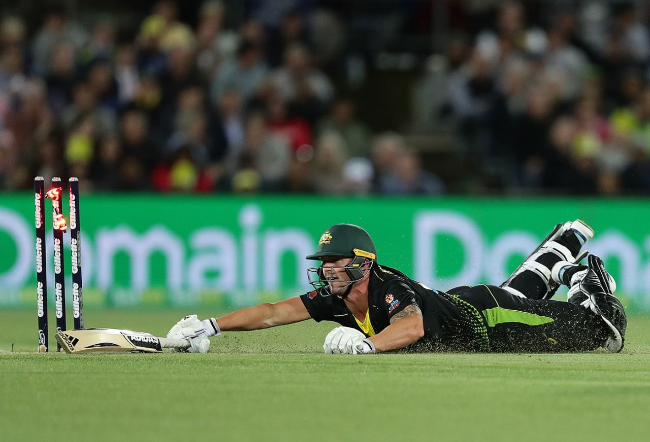 Not run out this time: Ben McDermott dives to make his ground, Australia v Pakistan, 2nd T20I, Canberra, November 5, 2019