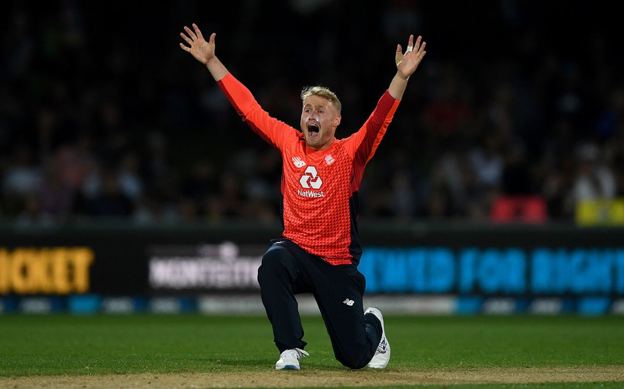 Matt Parkinson successfully appeals for the wicket of Tim Southee, New Zealand v England, 4th T20I, Napier, November 8, 2019