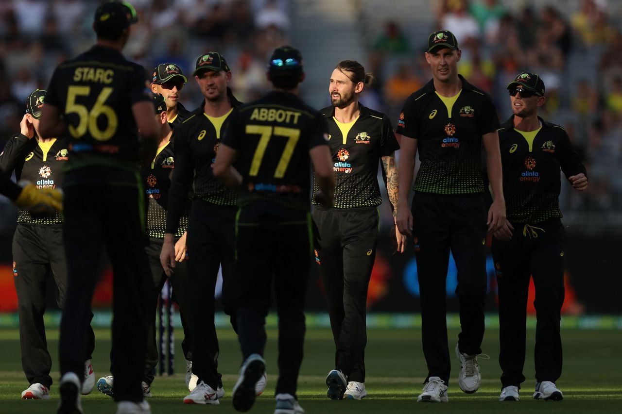 Australia walk off the field after restricting Pakistan to just 106, Australia v Pakistan, 3rd T20I, Perth, November 8, 2019
