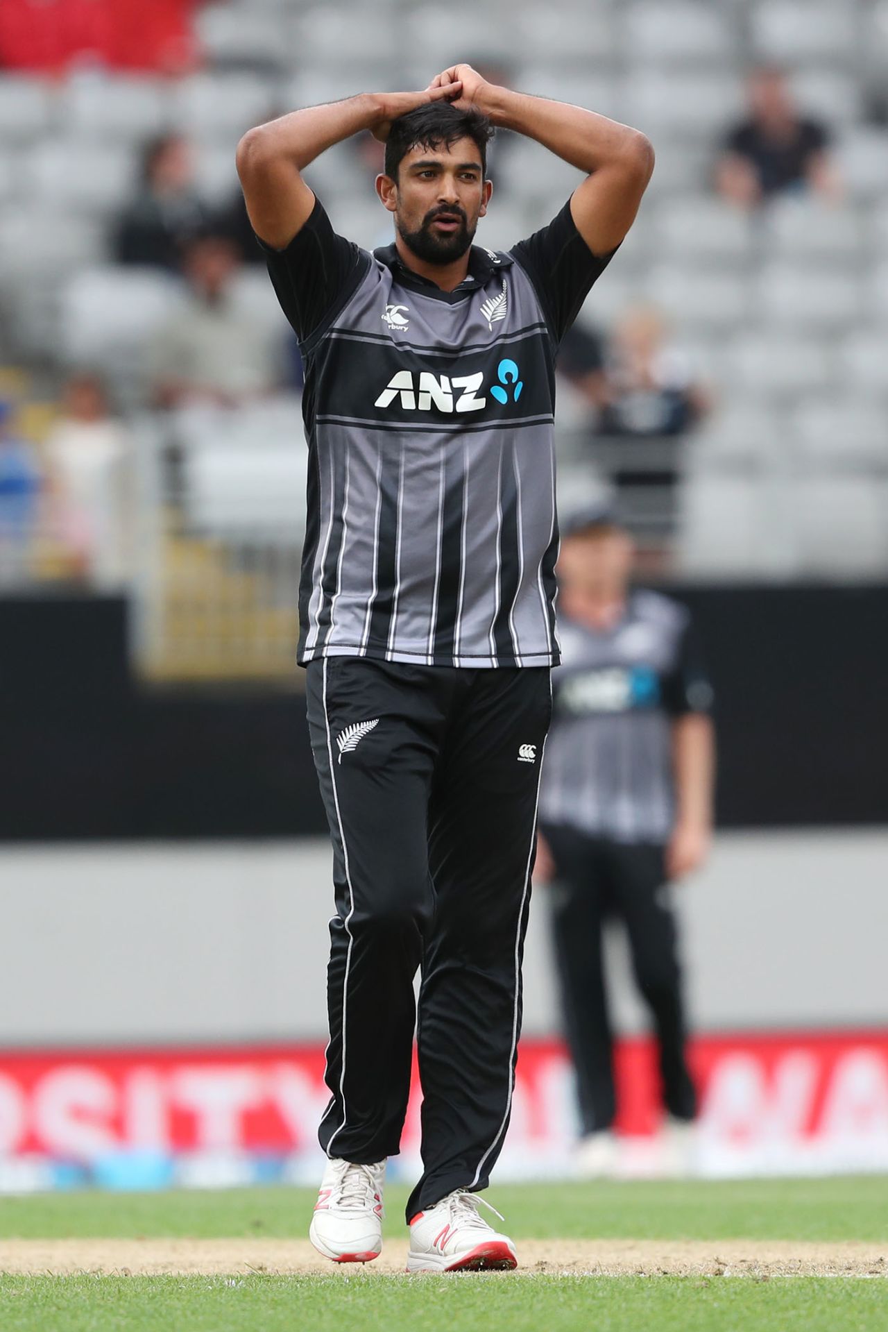Ish Sodhi struggled with the ball throughout New Zealand's series against England, New Zealand v England, 5th T20I, Eden Park, November 10, 2019