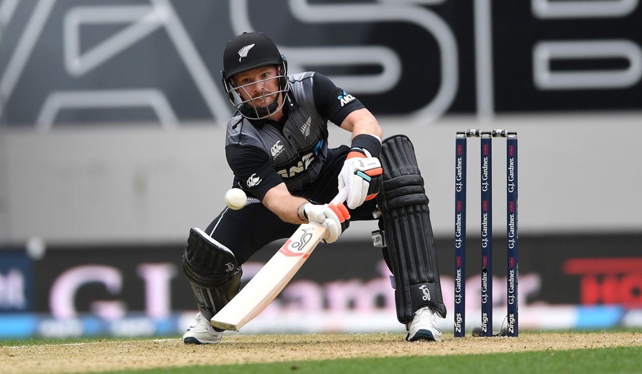 Tim Seifert gets into position to ramp the ball, New Zealand v England, 5th T20I, Auckland, November 10, 2019