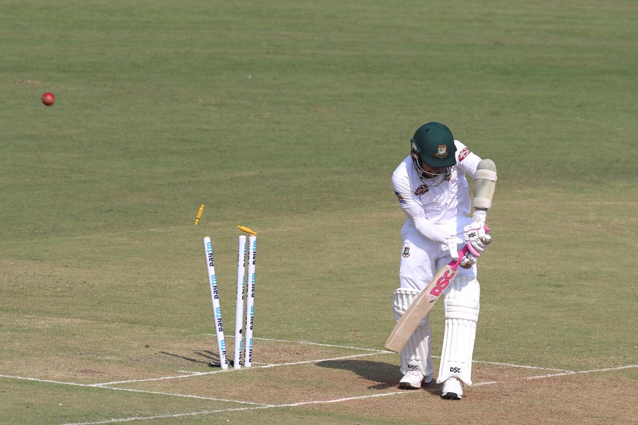 Mushfiqur Rahim loses his off stump, India v Bangladesh, 1st Test, Indore, 1st day, November 14, 2019