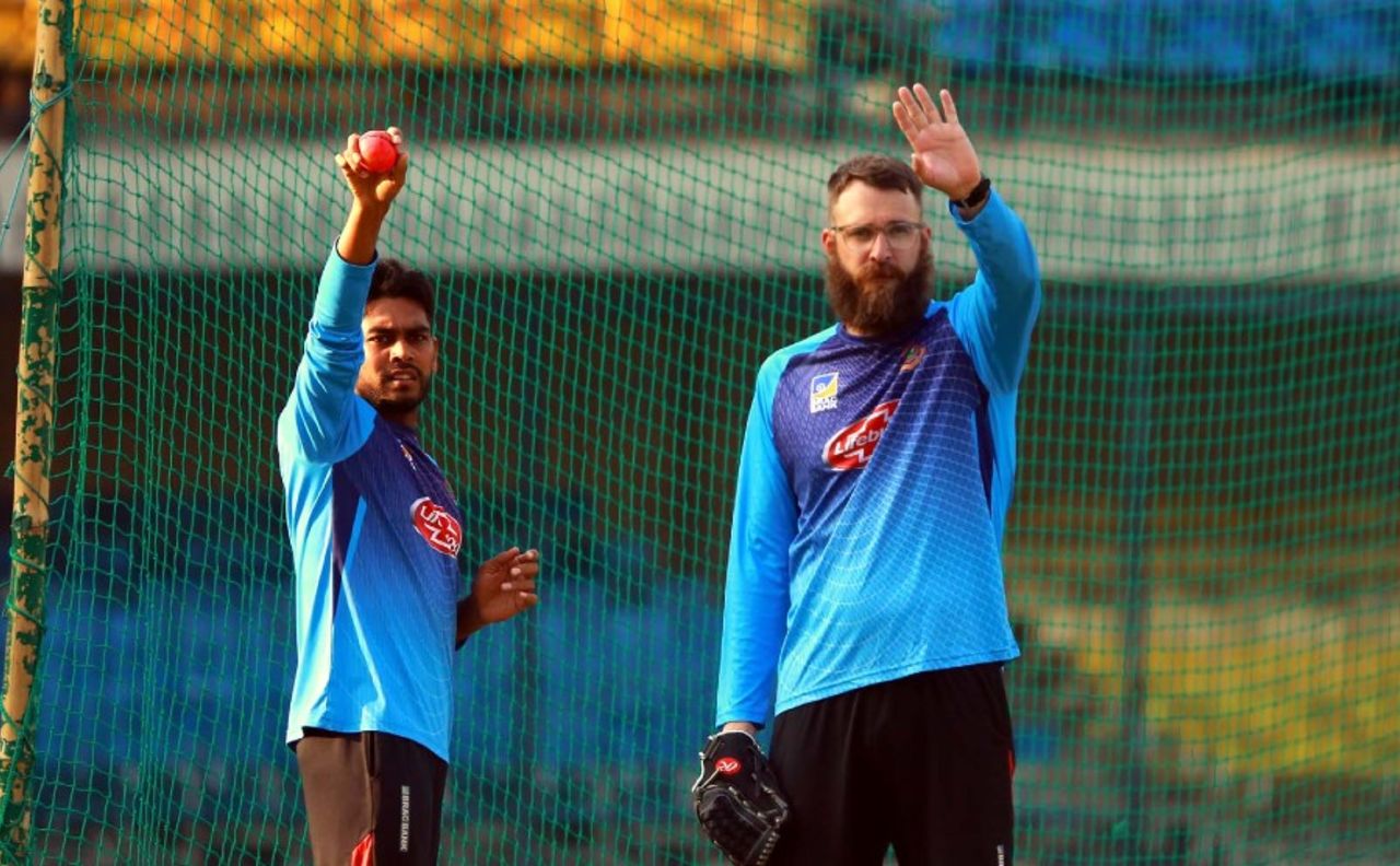Mehidy Hasan Miraz trains with Daniel Vettori, Indore, November 18, 2019