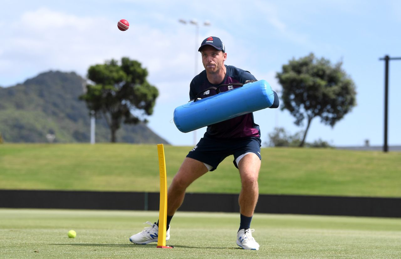 Jos Buttler takes part in an unusual training drill, Mount Maunganui, November 19, 2019
