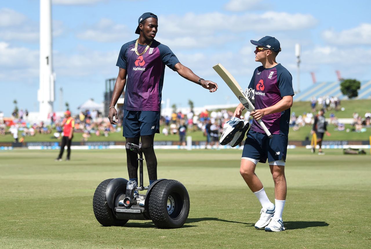 Jofra Archer warms up in his unique way, New Zealand v England, 1st Test, Day 1, Mount Maunganui, November 21, 2019