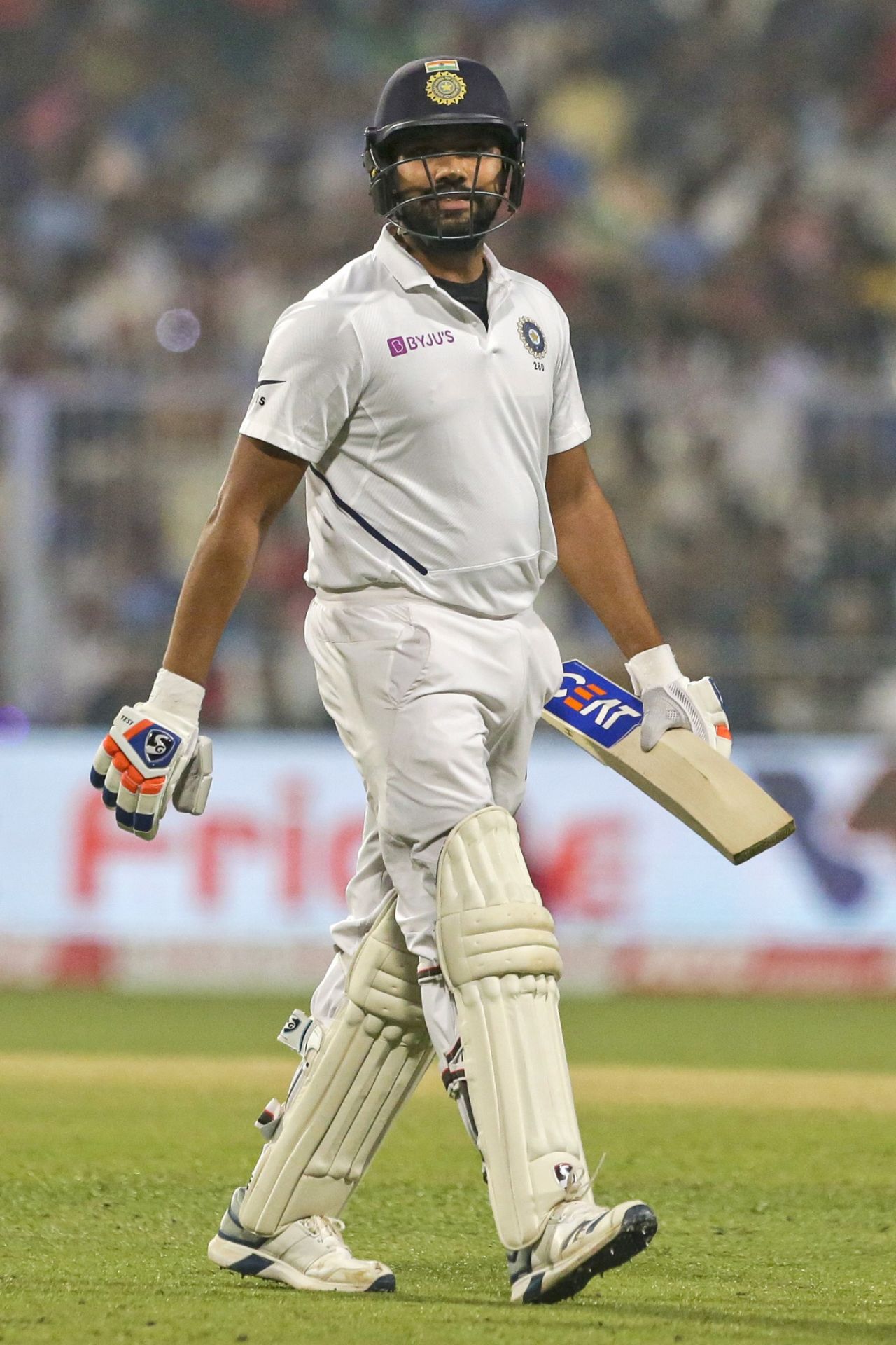 Rohit Sharma makes the long walk back, India v Bangladesh, 2nd Test, 1st day, Kolkata, November 22, 2019